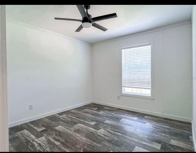 Building Photo - 5/3 Brooksville Available Now
