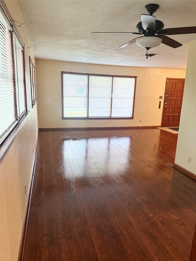 Foto del edificio - 7602 Wilmerdean St