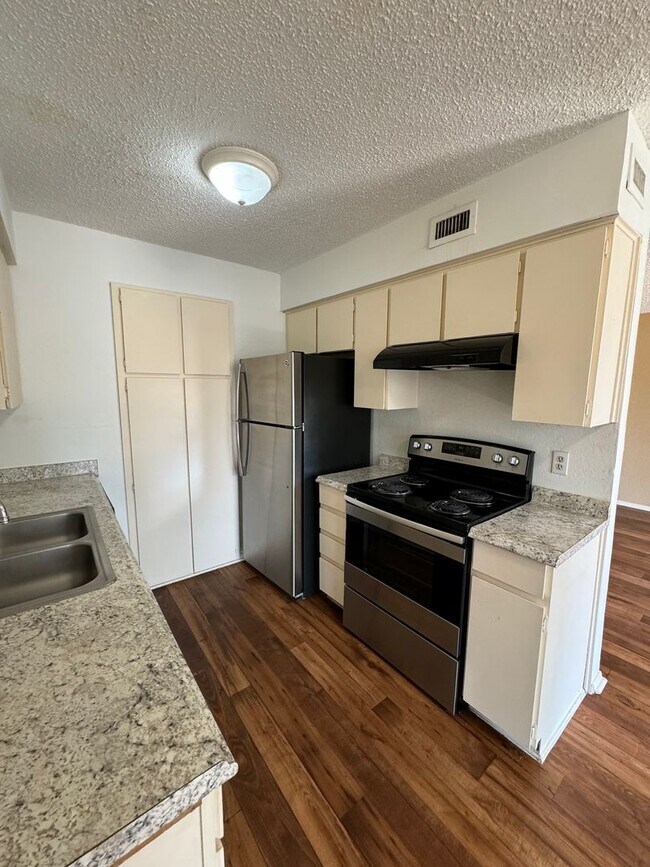Building Photo - Creole Apartments
