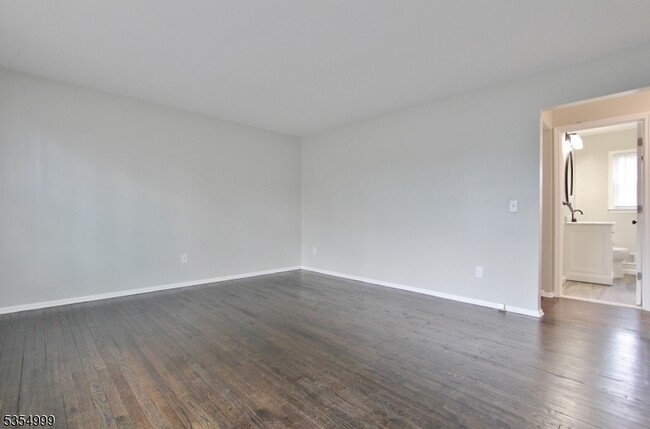Building Photo - 516 Hamilton Blvd