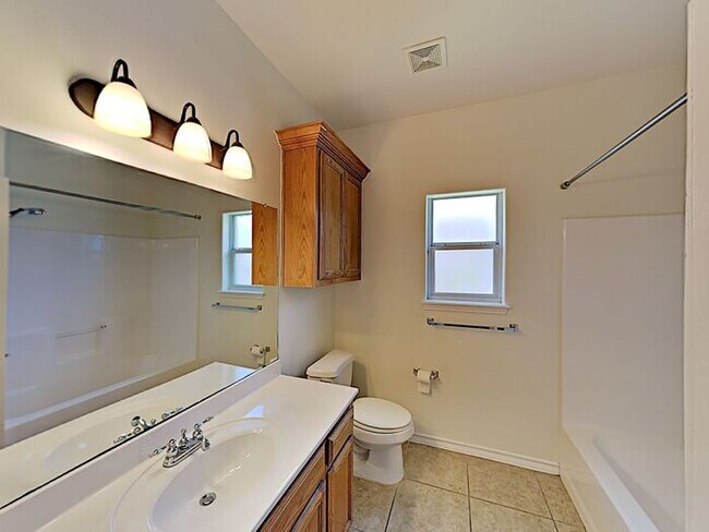 Foto del edificio - No Applications Fees* $500 off first month...