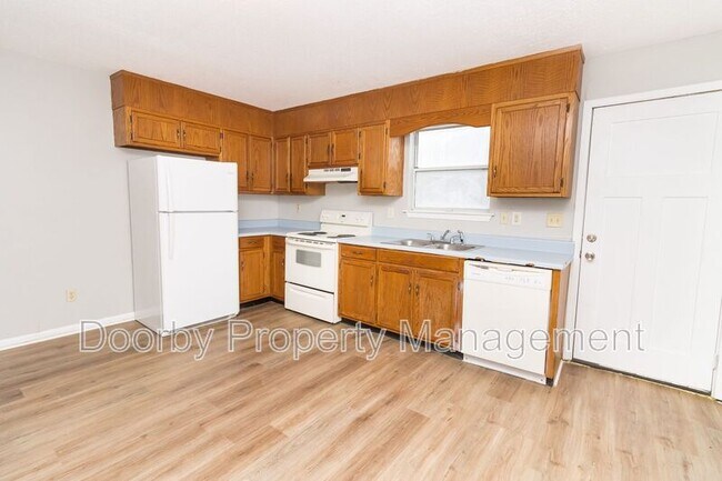 Foto del edificio - 7808 Holiday Hills Cir