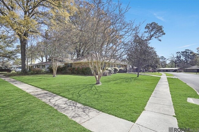 Building Photo - 7005 Whitlow Dr