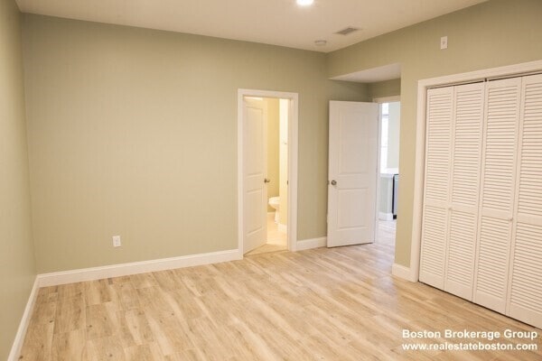 Building Photo - 10 Roxbury St