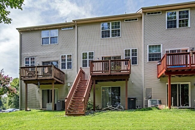 Foto del edificio - Charming Townhome in Brennan Estates