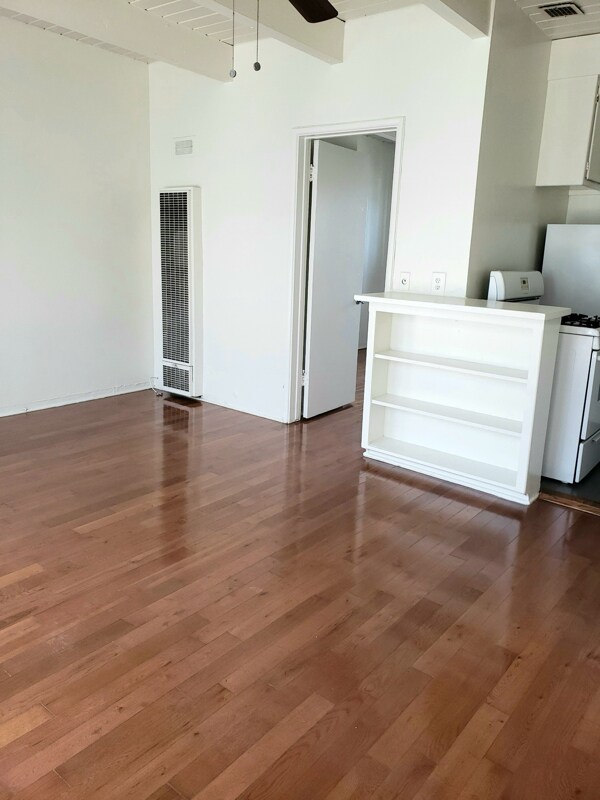 Foto principal - 1909 Beachwood Dr