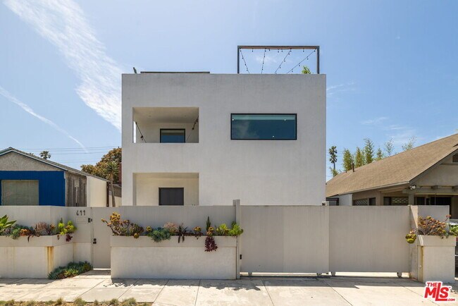 Building Photo - 644 BROOKS Ave