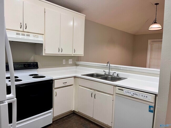 Foto del edificio - 232 Mountain Creek Dr