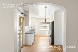 Building Photo - 311 S Clementine St