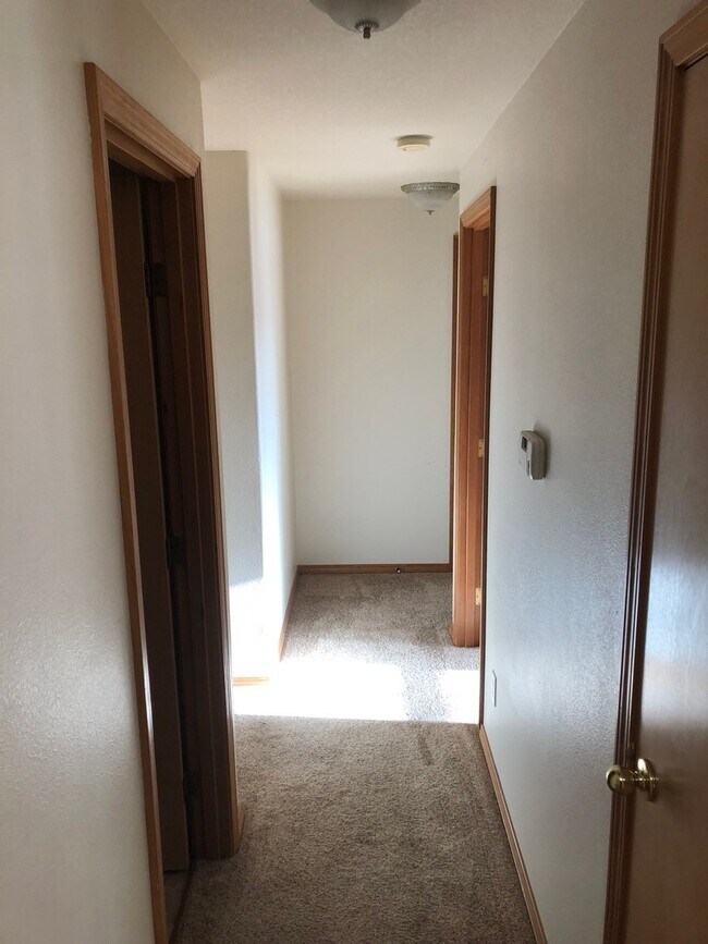 Building Photo - Nice 3 Bedroom, 2 Bath House in Sheridan