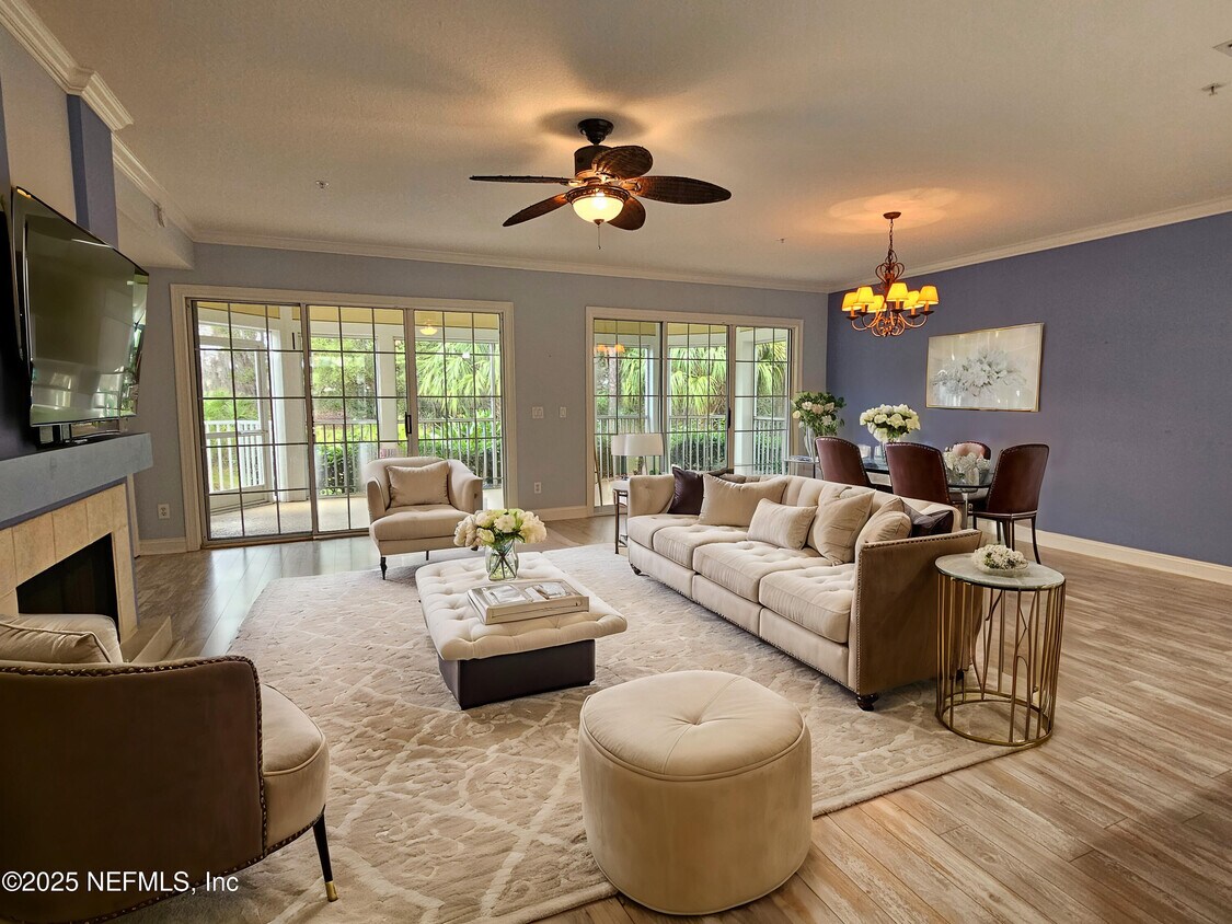 Foto principal - 345 N Shore Cir