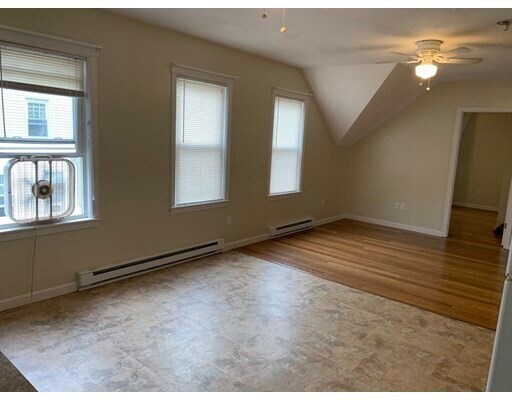 Building Photo - 19 Whitcomb St