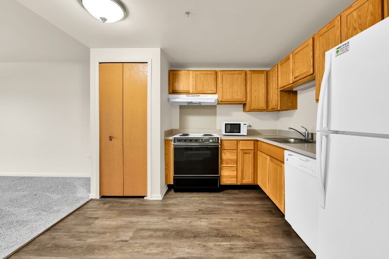 7650 Greeley St Unit 209, Utica, MI 48317 Room for Rent in Utica, MI