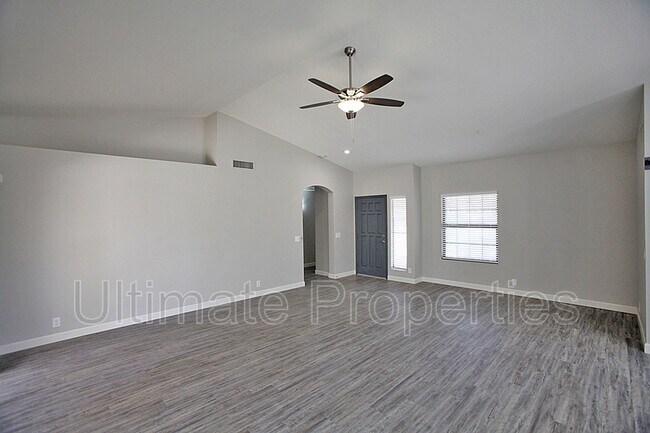 Foto del edificio - 9129 W Kerry Ln
