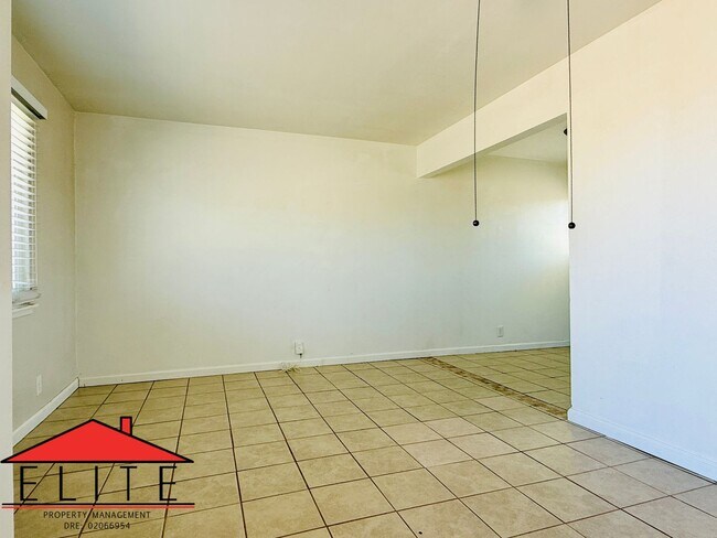 Building Photo - AVAILABLE NOW!!!