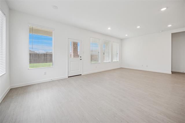Foto del edificio - 1345 Rockwell Dr