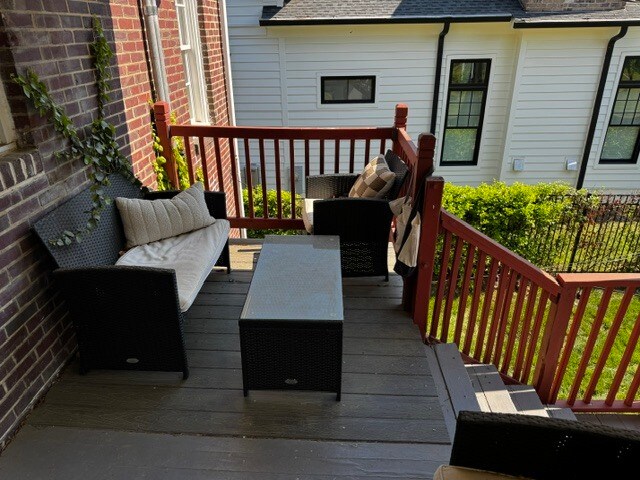 Foto del edificio - 425 Grandin Rd