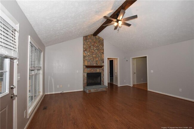 Building Photo - 521 Richmond Park Dr