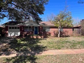 Building Photo - 5110 Jamaica Dr