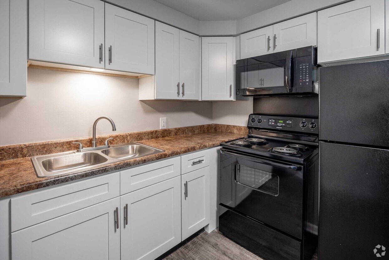 1 habitación, 1 baño - 700 pies cuadrados - Cocina - Roberts Park Apartments