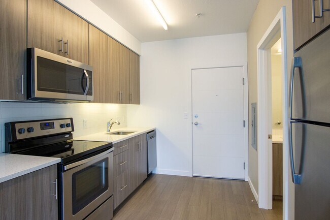 Foto del edificio - $500 FOR YOU! 2nd Floor Modern & Sleek 1Bdr in Sellwood!
