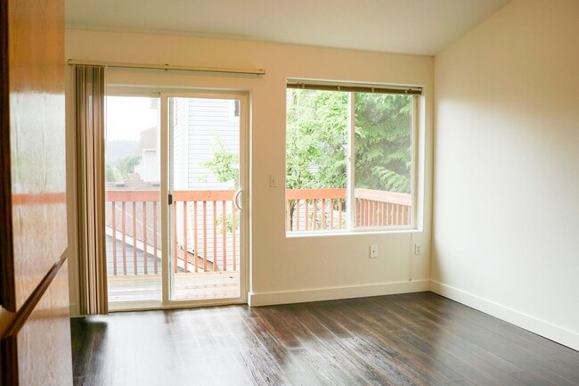 Foto del edificio - Top-Floor 1 Bdr w/ Private Balcony Ready Soon!