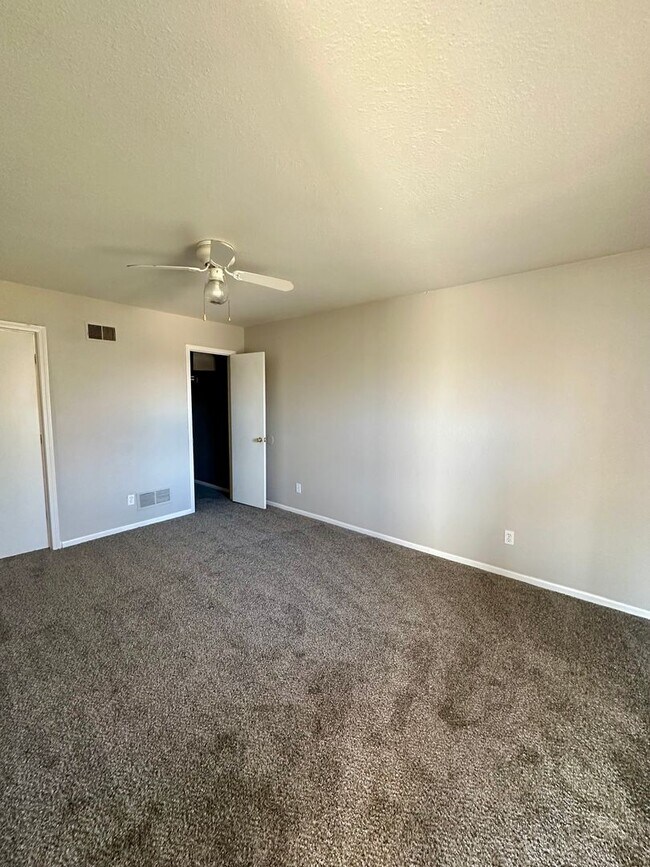 Foto del edificio - 4212 E 55th St