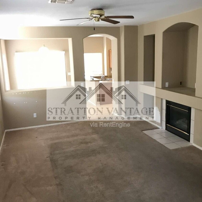 Building Photo - 14149 W Weldon Ave