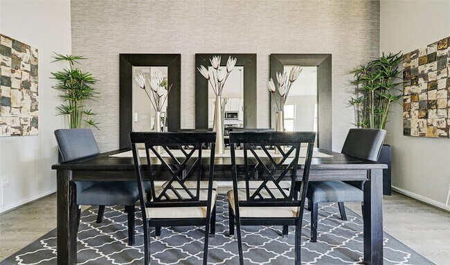 Foto del edificio - 606 Little Cypress Ln