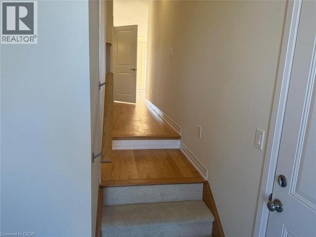Building Photo - 943 Douro St