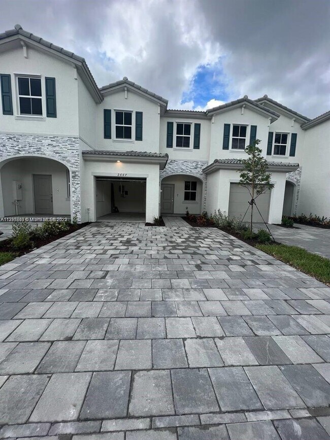 Foto del edificio - 2667 SE 10th St