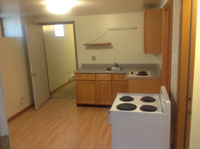 Building Photo - 304 N Carroll St