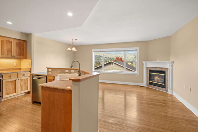 Foto del edificio - 913 Plum Ridge Dr