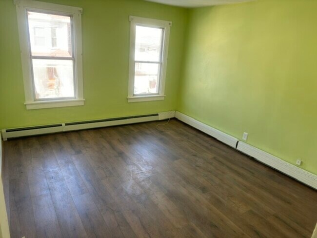 Building Photo - 810 E Dewart St