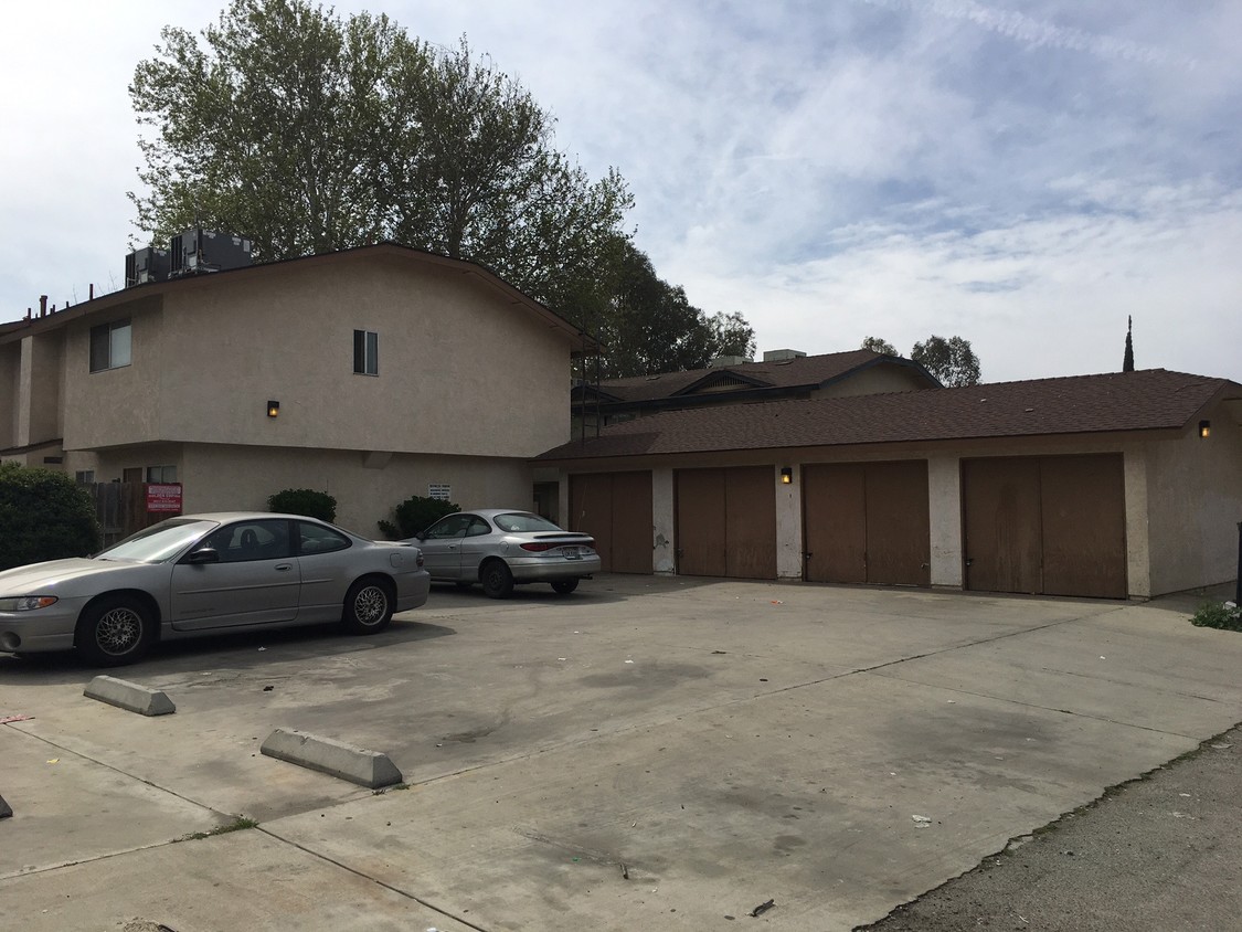Building Photo - 4206 White Ln