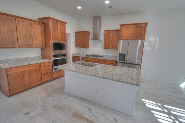 Foto del edificio - NEW CONSTRUCTION IN THE FAR NE Heights!