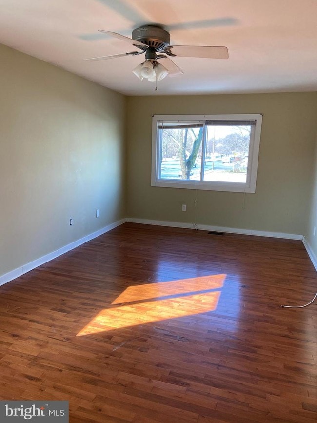 Building Photo - 2048 Aberdeen Dr