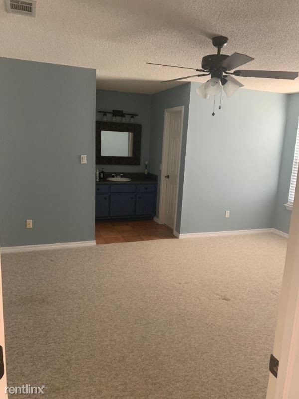 Building Photo - 3 br, 2 bath House - 8616 Olivera St