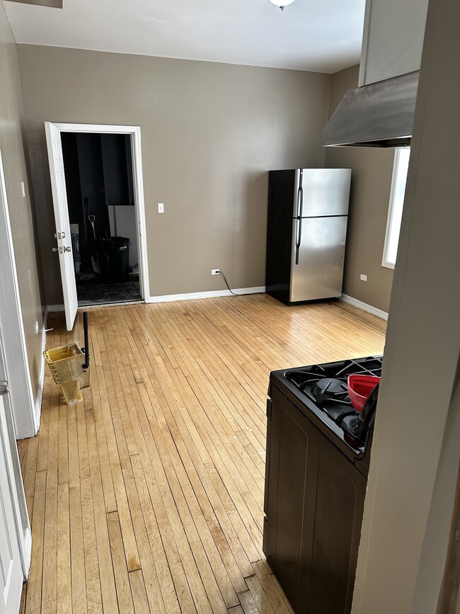 Kitchen - 1809 S Springfield Ave