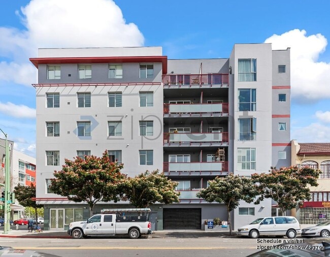 Building Photo - Unit 604