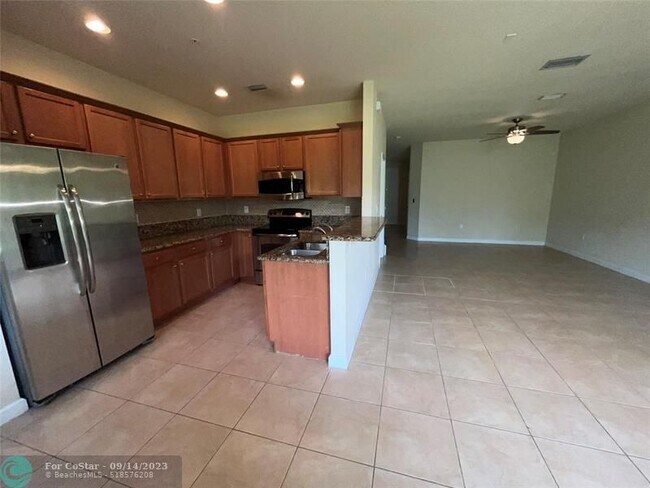 Foto del edificio - 12453 Emerald Creek Manor