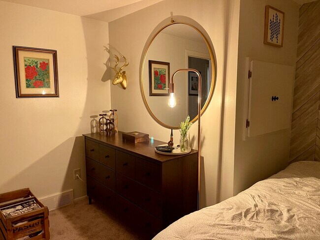 Foto del edificio - 614 Riverbank St