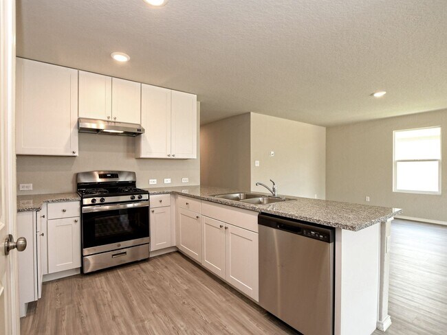 Foto del edificio - 1667 SF Home in Hidden Trails - 4 BR /2 BA...