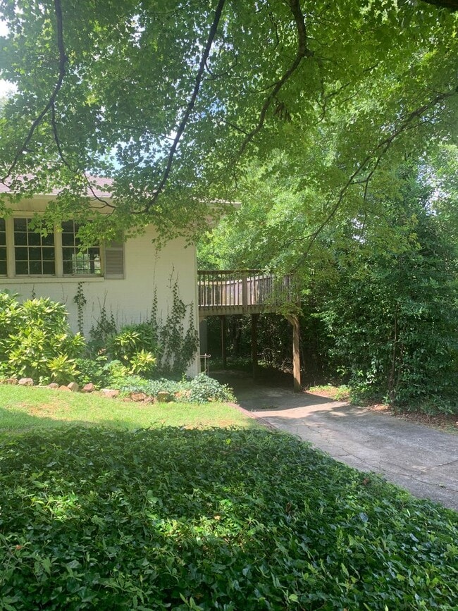 Building Photo - 8 Diana Hills Road 3 bed 2 bath