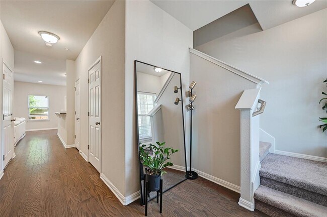 Foto del edificio - 7302 Haggard Dr