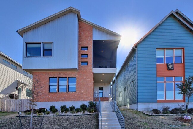 Building Photo - 6133 Seville Dr