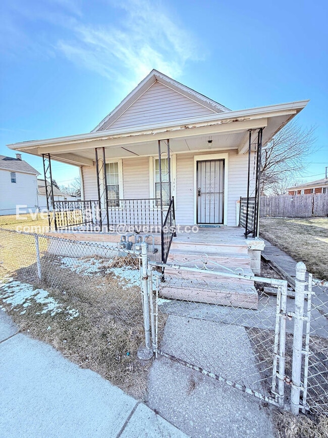 Building Photo - 1547 Airline Ave