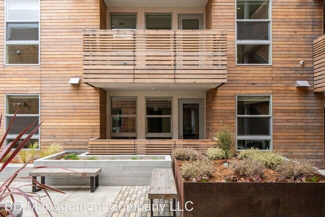 Building Photo - 1122 Pico Blvd