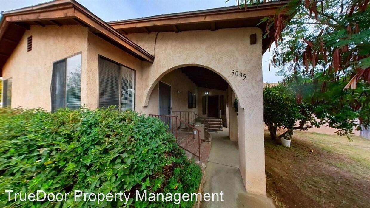 Foto principal - 4 br, 2.5 bath House - 5095 Sierra Vista Ave.