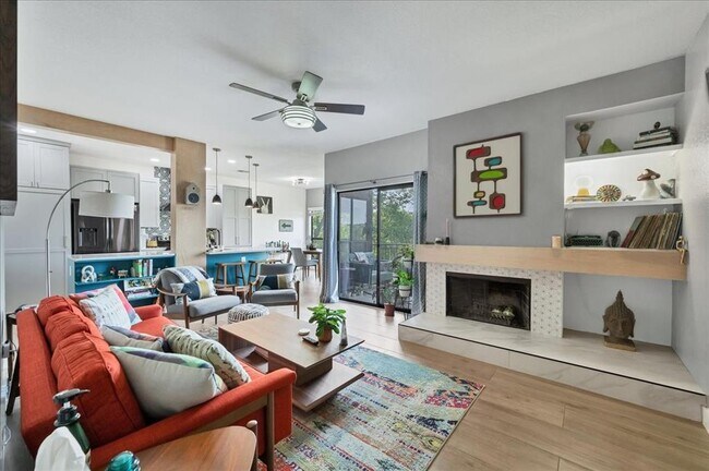 Foto del edificio - 4711 Spicewood Springs Rd